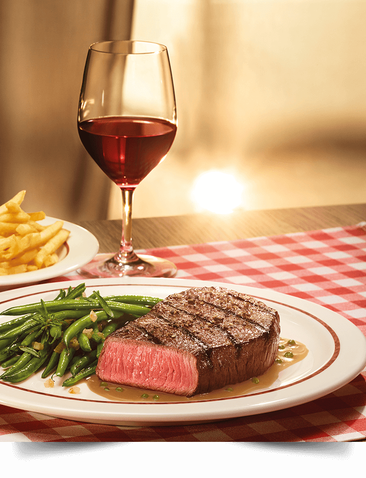 Huftsteak mit Pfefferrahmsoße
an grünen Stangenbohnen