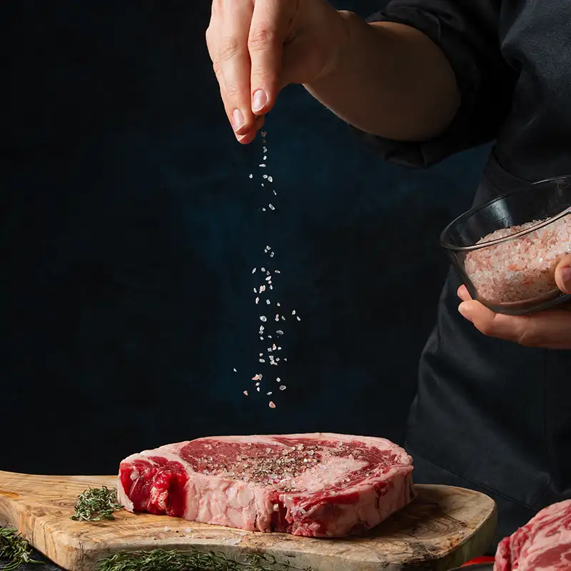 Steak salzen