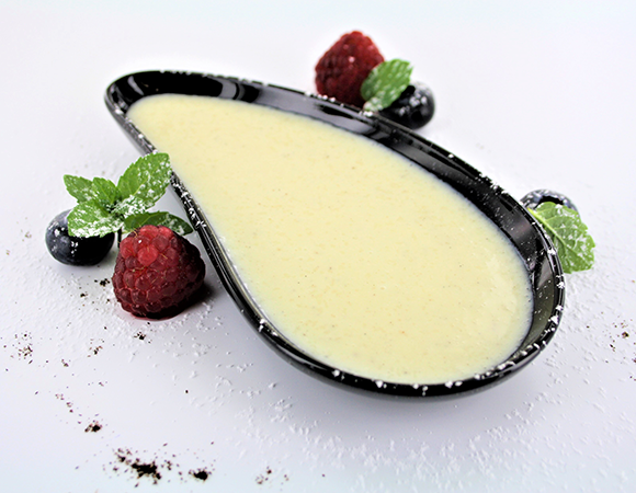 Feine Vanillesauce mit echter Vanille – servierfertig