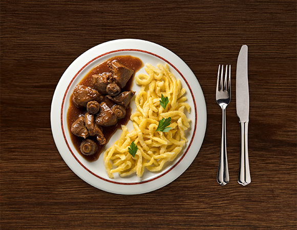 Hirschgulasch in einer Wacholdersauce mit Champignons und Pfifferlingen 1