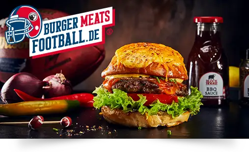 Triple Cheese Burger mit gepickelten Zwiebeln
