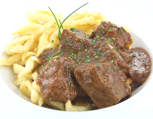 Wiener Rindsgulasch – Klassisches Gulasch mit Zwiebelbindung 1