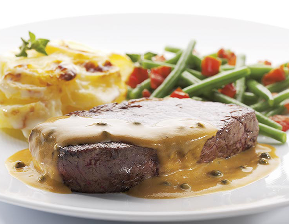 Pfefferrahmsauce – Cremige Rahmsauce mit Weinbrand und grünem Pfeffer