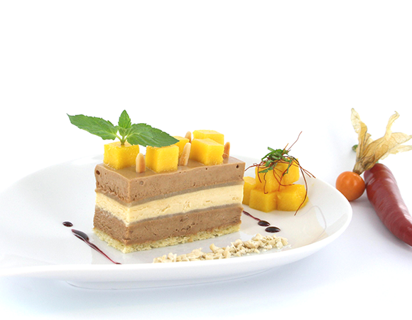 Nougat-Marzipan-Lasagne – geschichtetes Dessert-Törtchen mit Biskuit